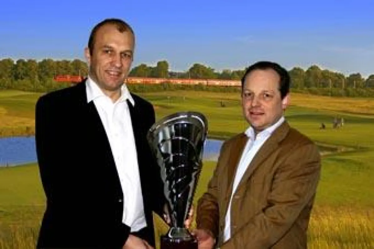 Grow the Game Award-Sieger Ulrich Kastner (r., Vorstand CLUBHAUS AG) und Christian Köhler (Projektleiter Marketing).