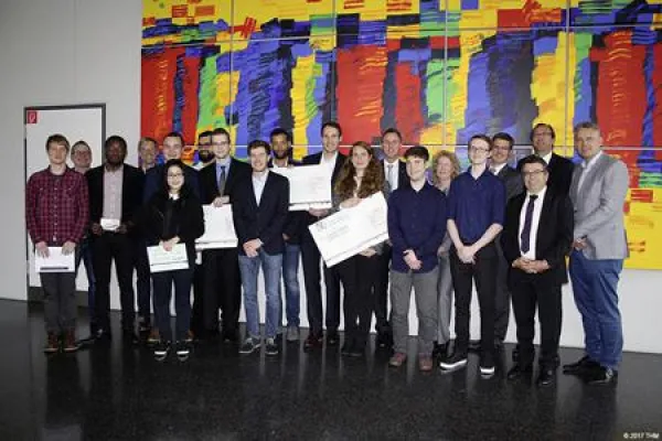 inconso stiftet Preise für Absolventen und Jahrgangsbeste der Technischen Hochschule Mittelhessen Bild: inconso stiftet Preise für Absolventen und Jahrgangsbeste der Technischen Hochschule Mittelhessen