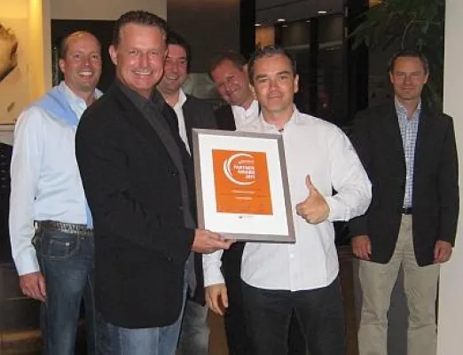 Bild: SH business communications erhält von ecotel Auszeichnung in Platin für herausragende Vertriebserfolge