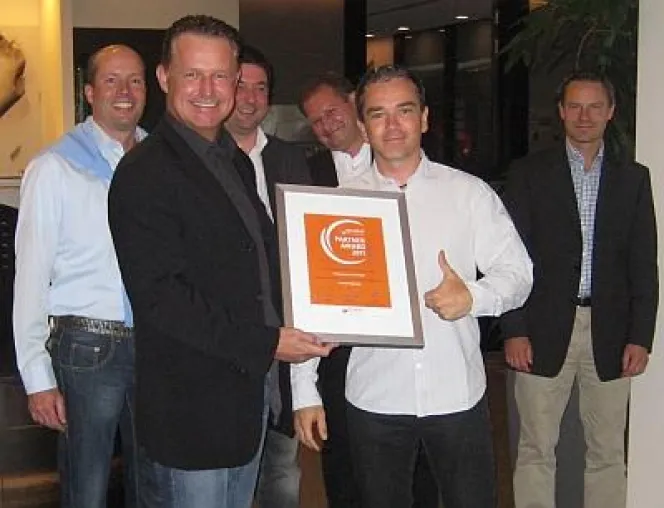 SH business communications erhält von ecotel Auszeichnung in Platin für herausragende Vertriebserfolge Bild: SH business communications erhält von ecotel Auszeichnung in Platin für herausragende Vertriebserfolge