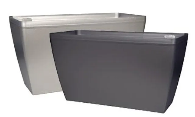 Bild: Pflanzkübel mit Bewässerungssystem - So überleben die Pflanzen den Urlaub