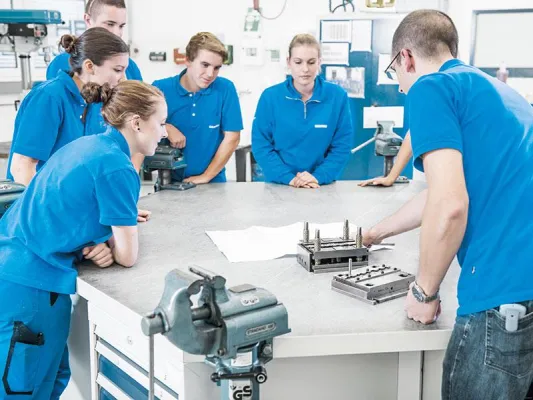 Bild: Nicht irgendein Job – Beruf und Leben bei KRAMSKI