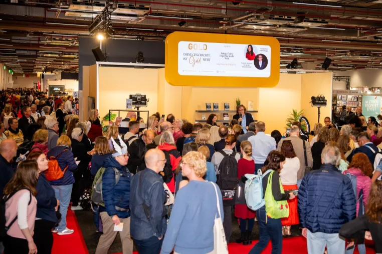 Bild: 220 Messetalks und Badewannen-Fotospot: GOLD Verlag feiert Premieren auf Buchmesse 2026