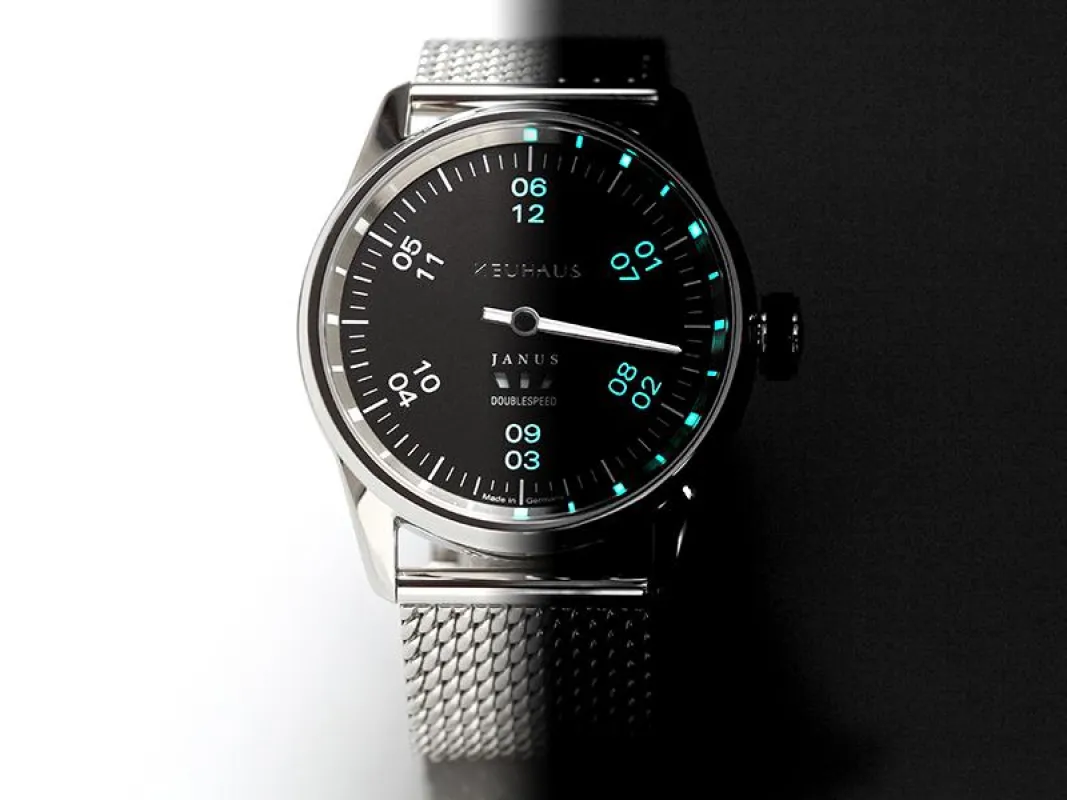Neuhaus Janus DoubleSpeed Einzeigeruhr: Optimal ablesbar