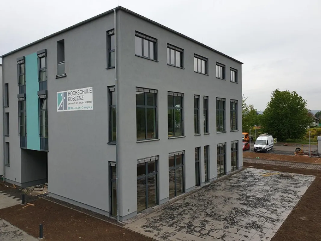 Blick auf das im Bau befindliche neue Vorlesungsgebäude am RheinAhrCampus in Remagen Quelle: RAC/MBA