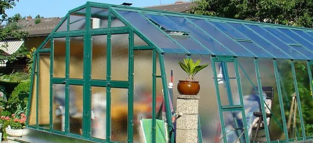 Bild: Das Gewächshaus im Garten bringt viele Vorteile