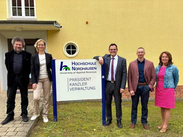 Bild:  Thüringer Finanzministerin, Katja Wolf, besucht Hochschule Nordhausen