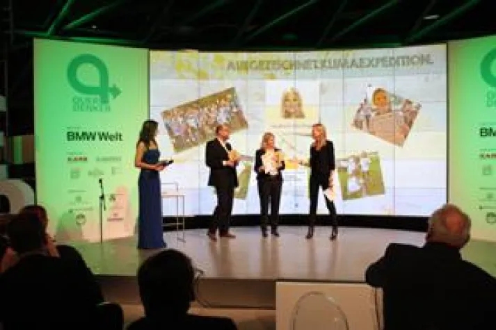 Bild: Querdenker-Award in der BMW-Welt München