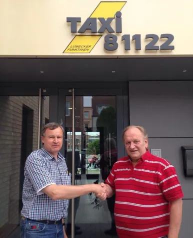 Bild: Hanse Taxi „55555“ wird Lübecker Funktaxen „81122“