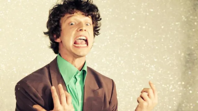 Bild: "Die Schaumschau mit Dennis Prinz" Startschuss der neuen monatlichen Late Night Show am Samstag um 22:15 Uhr