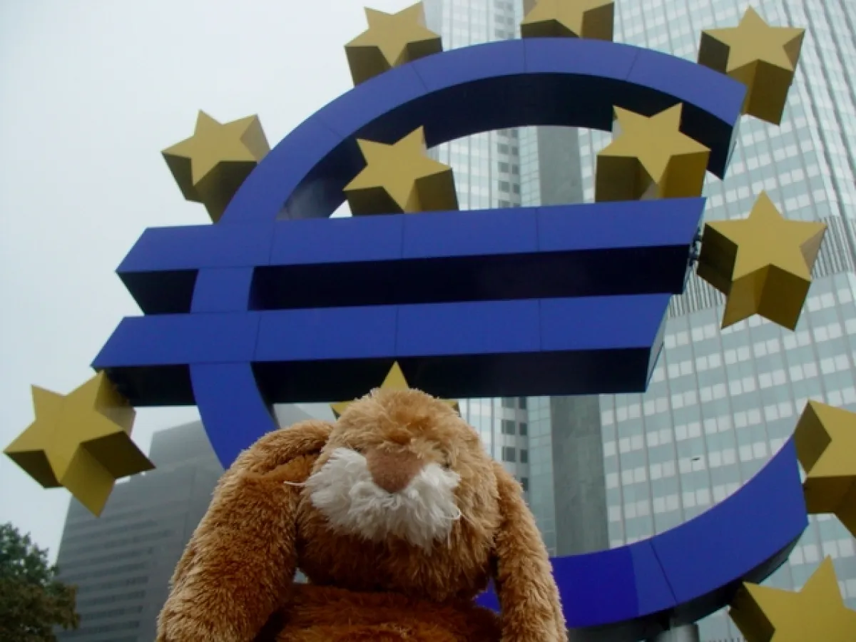 Friedolin erkundet Frankfurt, die Hauptstadt des Euro.