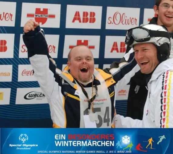 Bild: marbet zeigt soziales Engagement für "Ein besonderes Wintermärchen"