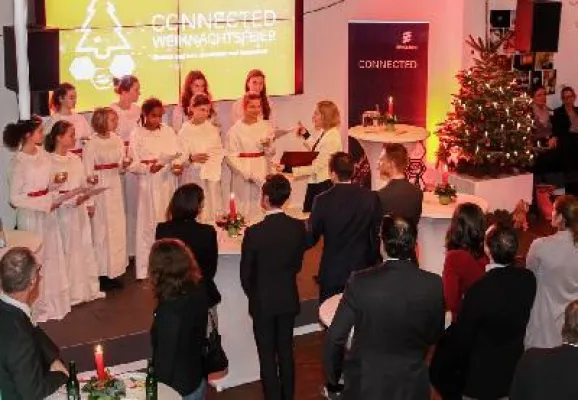 Bild: Ericsson feiert schwedische Weihnacht im E-Plus BASE Camp Berlin