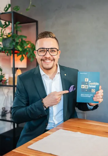 Buchpremiere: „Die Loyalitätsformel“ – Wie echte Kundenbindung statt KI-Magie Firmen profitabler macht Bild: Buchpremiere: „Die Loyalitätsformel“ – Wie echte Kundenbindung statt KI-Magie Firmen profitabler macht