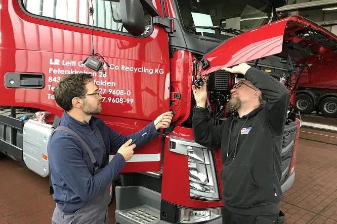 Die FIRMENGRUPPE LEITL investiert in Abbiegeassistenzsysteme Bild: Die FIRMENGRUPPE LEITL investiert in Abbiegeassistenzsysteme