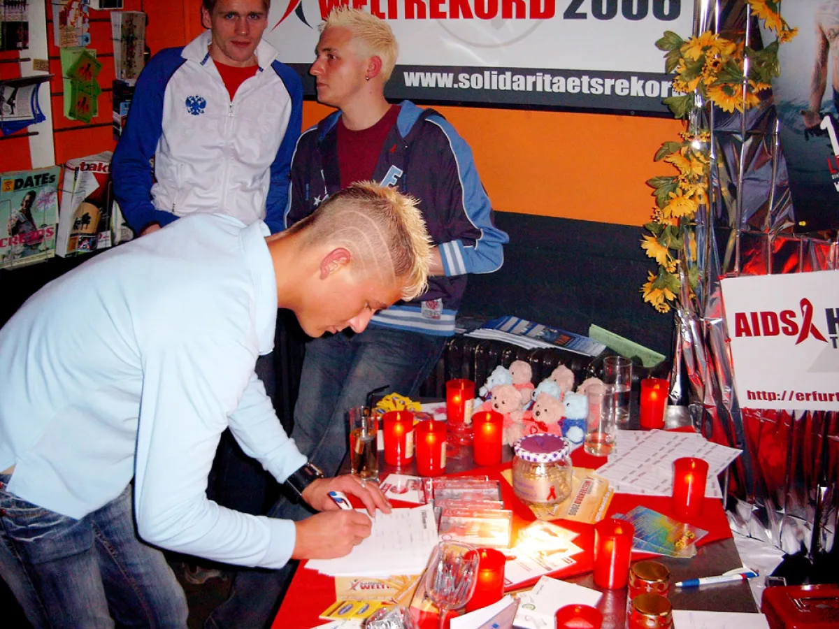 Solidaritäts-Weltrekord 2006-Interessent spendet