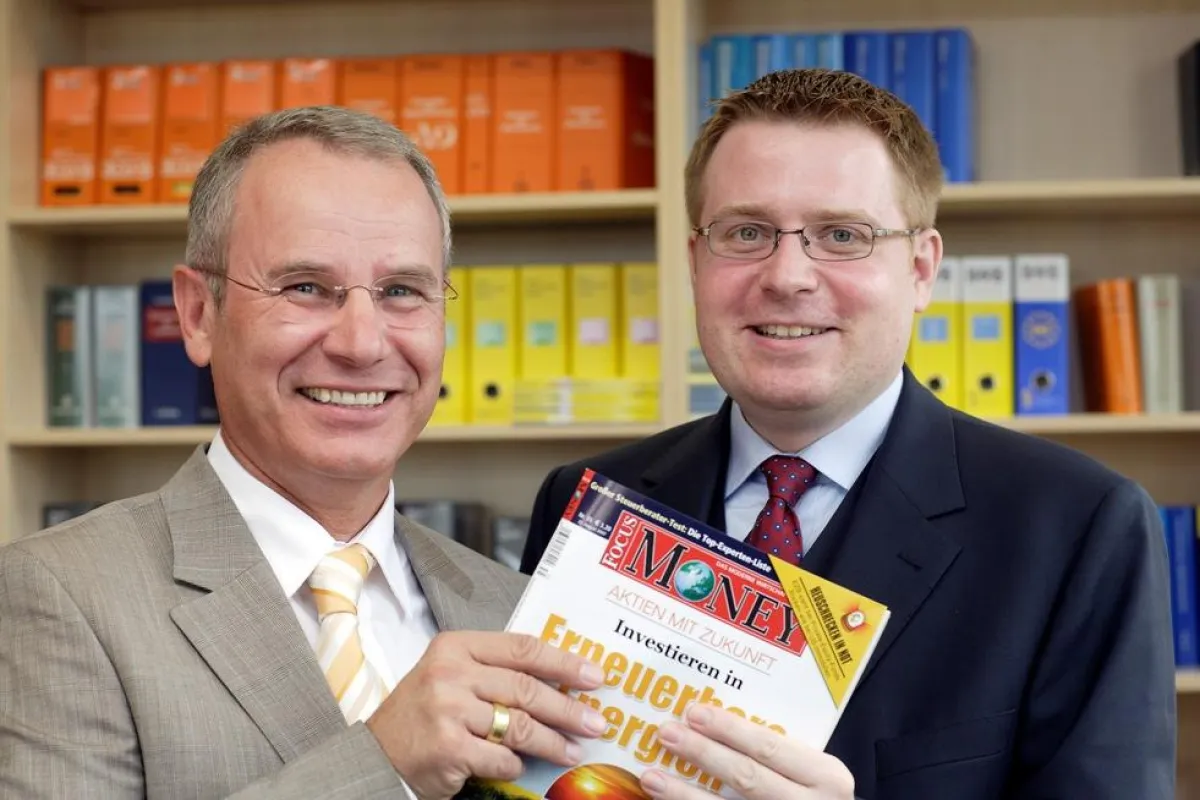 Gerhard Wagner und Matthias Winkler freuen sich über die Auszeichnung von SH+C durch FOCUS-MONEY