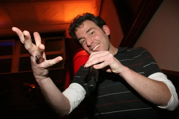 Bild: Deutschsprachiger Poetry Slam Meister gibt sich in der Leipziger Poetry Lounge die Ehre