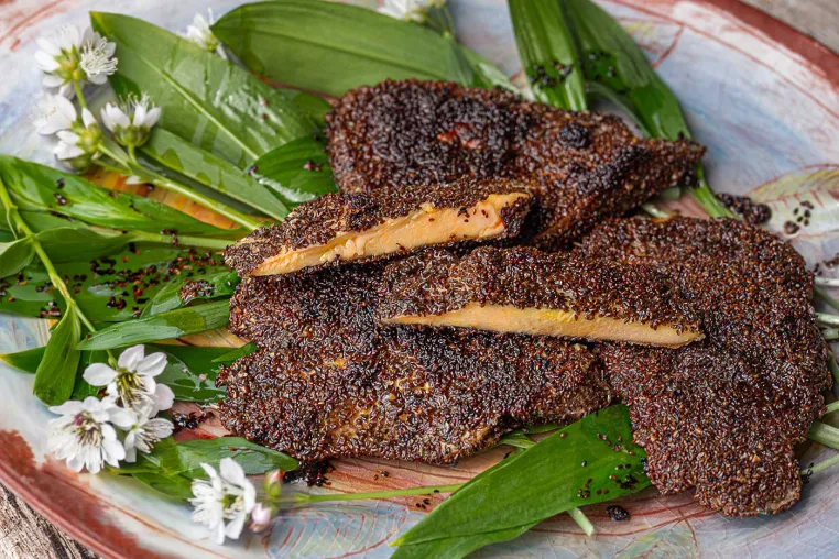 Schwefelporling statt Schweineschnitzel – Breitwegerichsamen statt Paniermehl Bild: Schwefelporling statt Schweineschnitzel – Breitwegerichsamen statt Paniermehl