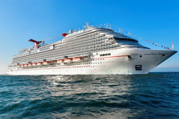 Hohe Sprünge und interaktives Kochstudio: Carnival präsentiert bei der Taufe der Panorama neue Attraktionen Bild: Hohe Sprünge und interaktives Kochstudio: Carnival präsentiert bei der Taufe der Panorama neue Attraktionen