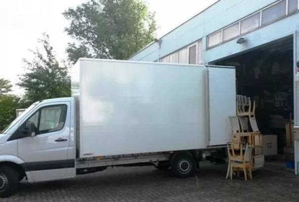 Bild: Wohnungseinrichtung für Bedürftige: INTERHOMES AG verschenkt Möbel an Bremer Sozialprojekt