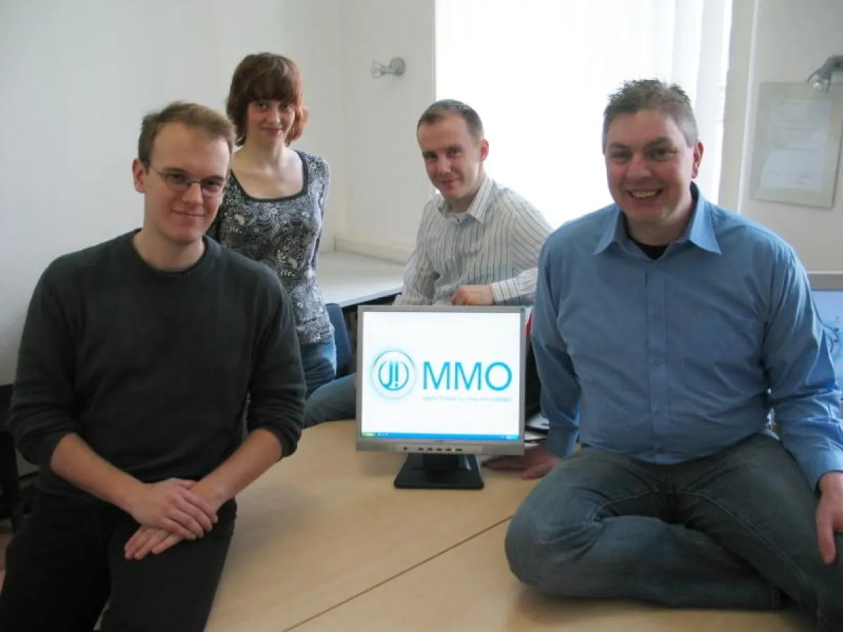 Junges Team mit innovativer Idee: (v.l.) Christian Eberling, Lydia Netzker, Osvaldo Schapansky und Inhaber Markus Gees von Padermedien.