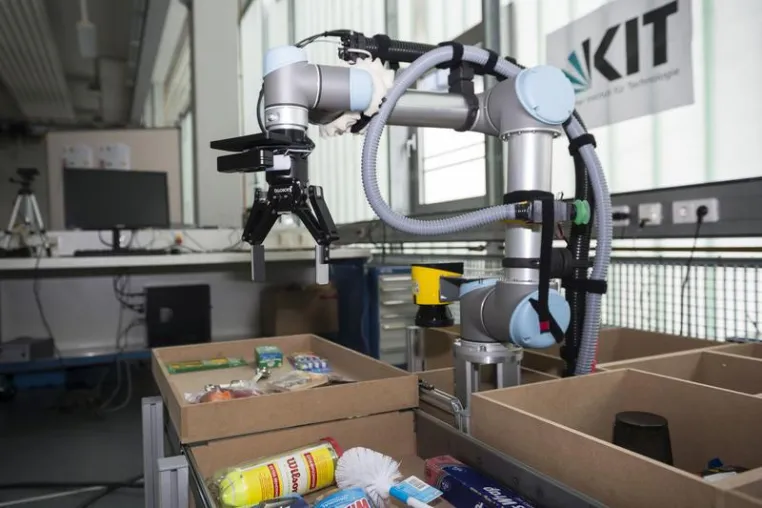 Bild: Wenn Roboter beim Einkaufen helfen
