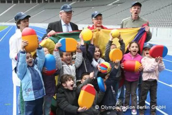 Bild: Startschuss für BIG Kitajade – Kitakinder erobern Olympiastadion Berlin am 30. Juni 2009