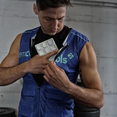 Bild: Die Lösung zur Thermoregulation für Tokio 2020: emcools erweitert sein Cooling-Sortiment um eine Kühlweste