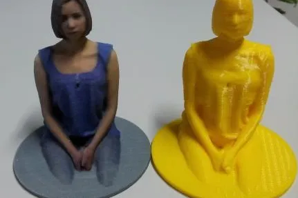 Bild: Mit dem FabliTec 3D-Scanner von German RepRap wird aus einer Person eine 3D-Figur