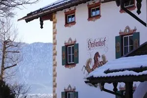 Große Eröffnungsfeier im traditionellen Tagungshotel Heißenhof - Tradition und Lifestyle Bild: Große Eröffnungsfeier im traditionellen Tagungshotel Heißenhof - Tradition und Lifestyle