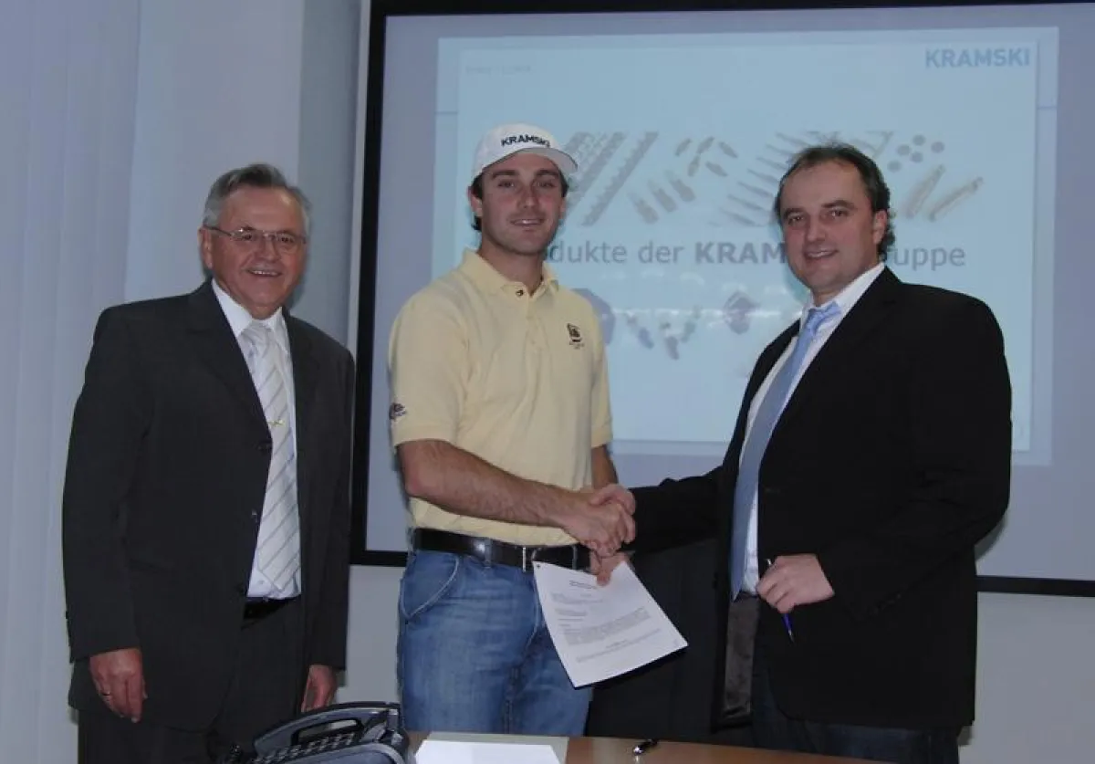 Vertragsunterzeichnung in Pforzheim - Wiestaw Kramski, Florian Fritsch und Andreas Kramski