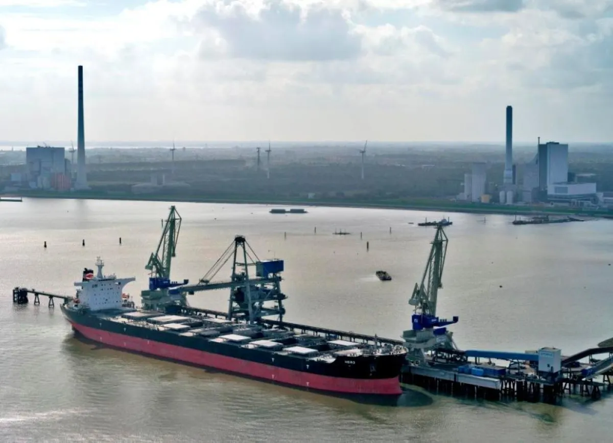Foto: Hero Lang. Niedersachsenbrücke in Wilhelmshaven