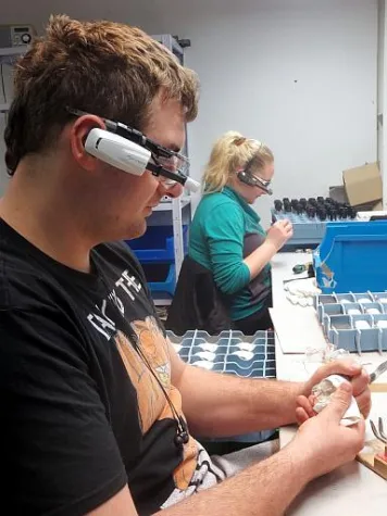 Bild: Ubimax stellt industrielle Datenbrillenlösungen auf der CeMAt in Hannover vor