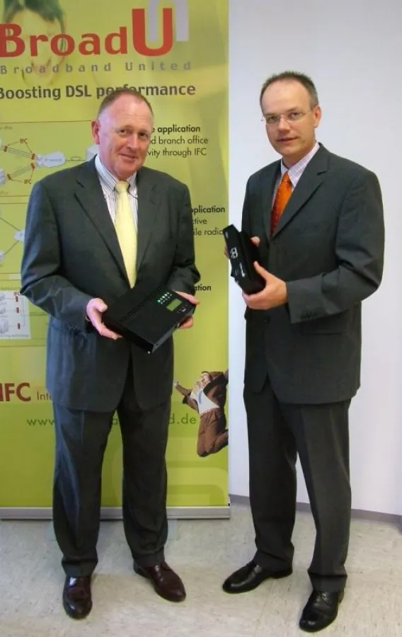 Seit 1. Juni 2010 verantwortet Dieter Finke (links) als Geschäftsführer den Vertrieb und die Investorenkontakte von Broadband United. Georg Herrmann (rechts) ist als Geschäftsführer für Technologie un