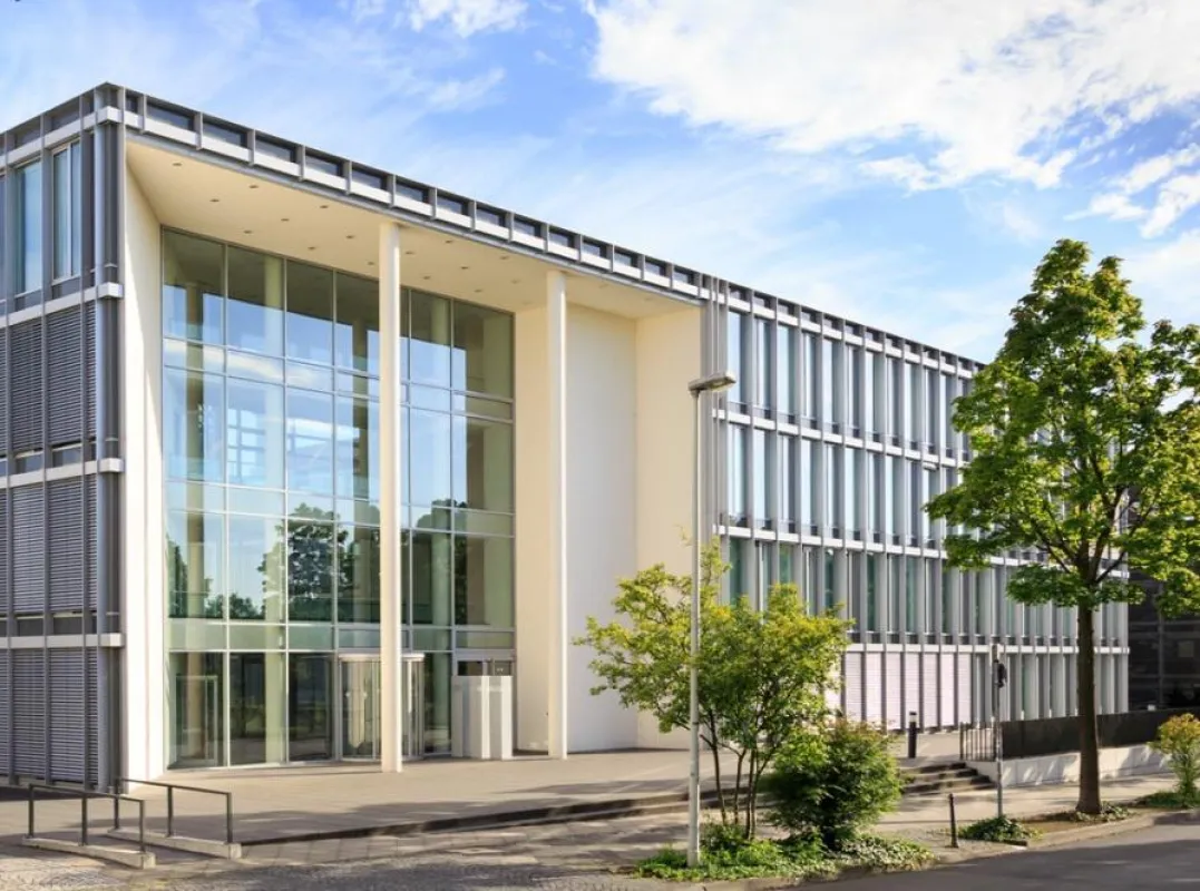 Das artquadrat - Sitz von des Business Centers - liegt direkt neben der Bundeskunsthalle