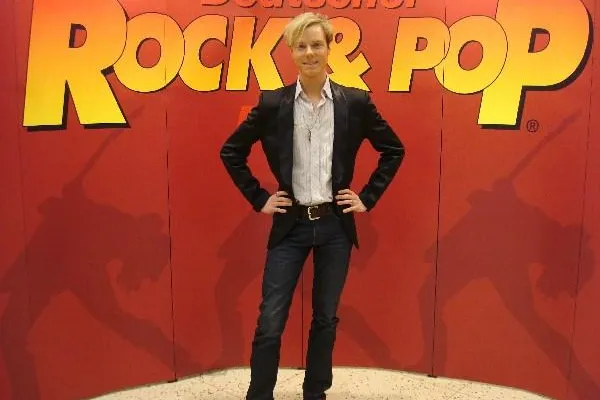 Bild: Dennis Bogner erhält 2010 bereits zum zweiten Mal den Deutschen Rock- und Pop Preis verliehen