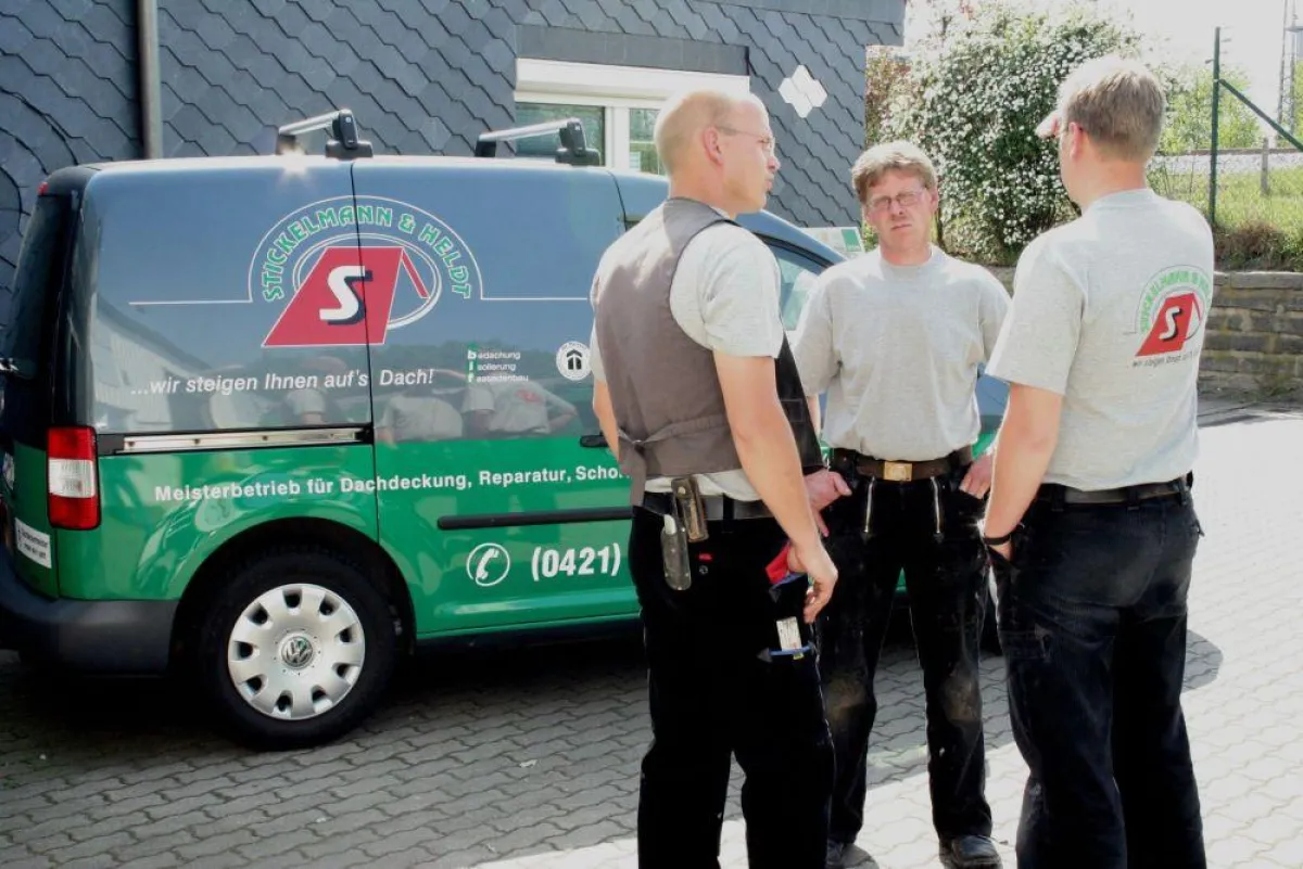 „Weiterbildung und Kommunikation sind für uns weitere wichtige strategische Bestandteile der Mitarbeiterorientierung“, sagt Geschäftsführer Marcel Wietis (rechts).