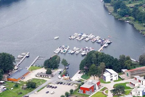Exklusive Ferienhäuser in Mecklenburg am Tor zur Müritz Bild: Exklusive Ferienhäuser in Mecklenburg am Tor zur Müritz