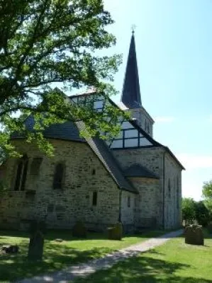 Bild: Pfingstpilgern in Bochum zur Dorfkirche Stiepel