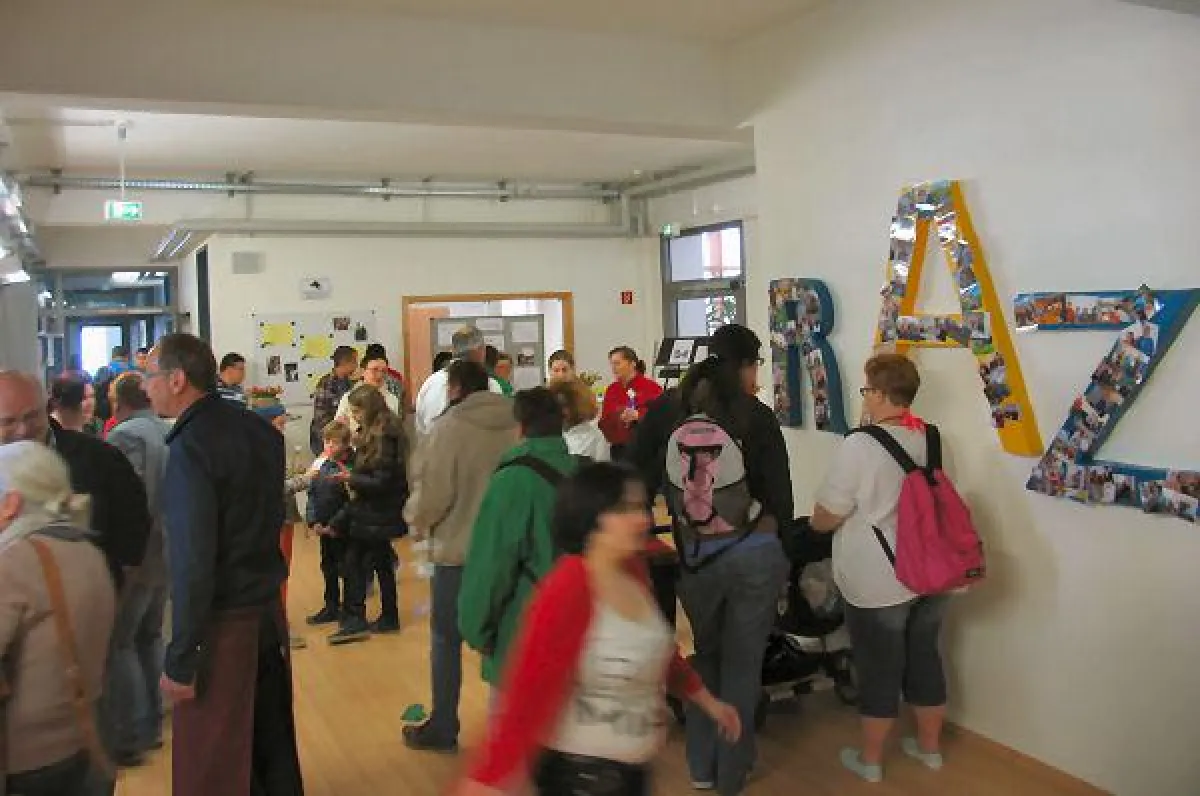 Zahlreiche Besucher kamen zum Tag der offenen Tür in das Haus für Bildung, Reha und Teilhabe