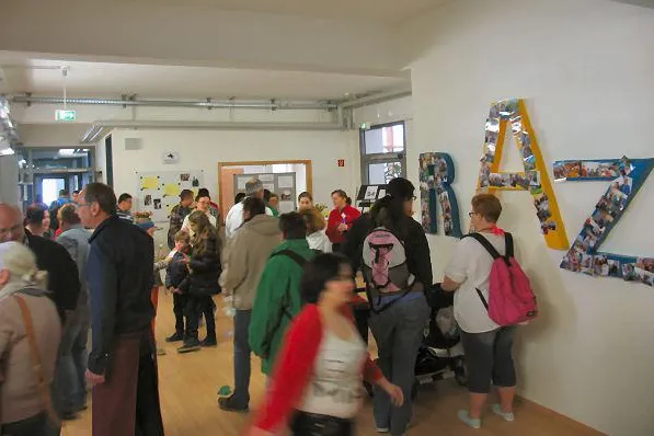 Genuss, Unterhaltung, Information: Großes Interesse am Tag der offenen Tür der Schillerstraße 15 Bild: Genuss, Unterhaltung, Information: Großes Interesse am Tag der offenen Tür der Schillerstraße 15