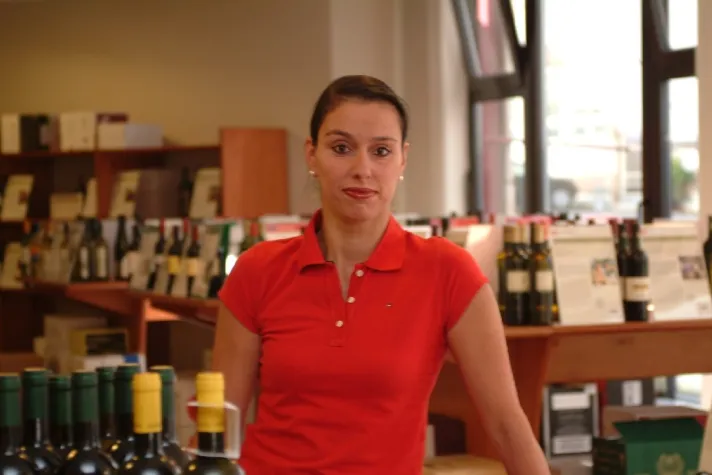 Bild: Erste designierte Dipl. Weinakademikerin Karlsruhe´s macht die Stadt Karlsruhe zur Viniversitaetsstadt