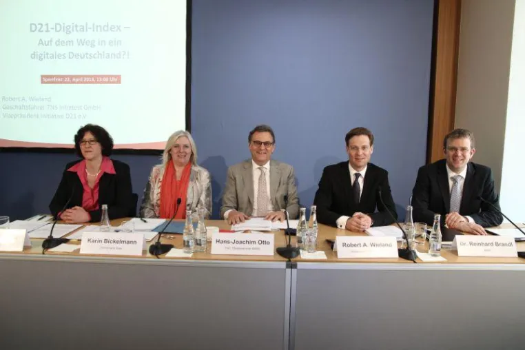 Studie Digitale Gesellschaft zeigt sechs neue Nutzertypen im Vergleich Bild: Studie Digitale Gesellschaft zeigt sechs neue Nutzertypen im Vergleich