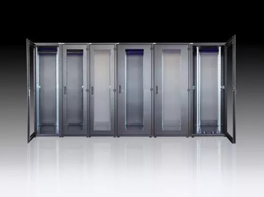 Bild: RZ Pro Racks - energieeffiziente Racks fürs RZ von Lehmann