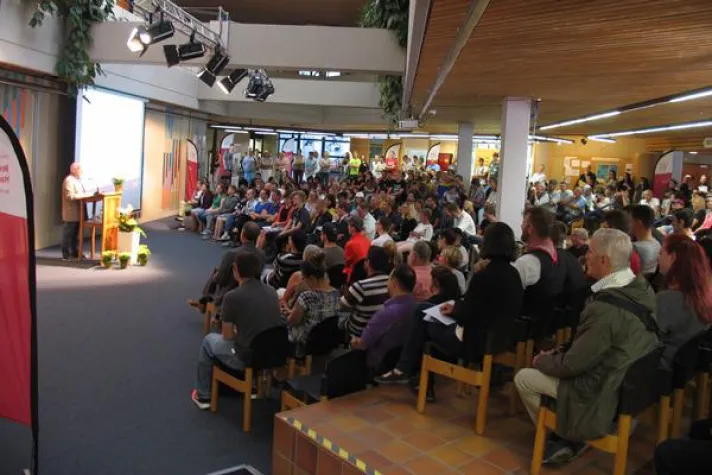 Bild: Ausbildungsbeginn am Liebenauer Berufsbildungswerk Adolf Aich