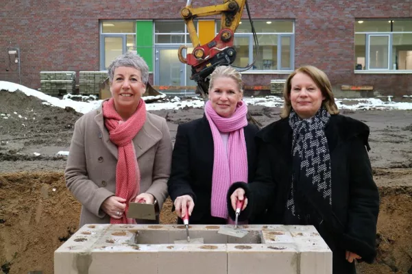 Bild: Altonaer Kinderkrankenhaus legt Grundstein für neue Notfallstation