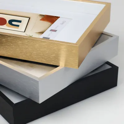 Bild: Neuer Aluminium 3D-Bilderrahmen AL-3 von idealrahmen.de: Premium-Design, Passepartout & gehärtetes Glas 