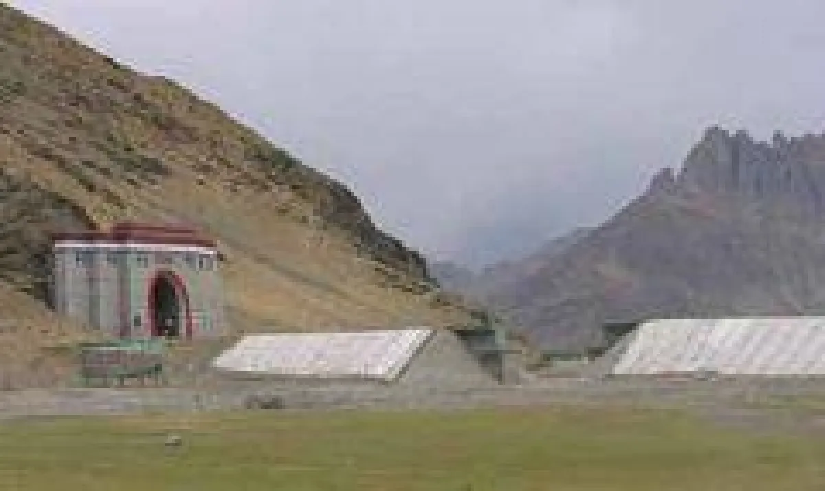 Letzter Tunnel der Tibet-Bahn vor dem Lhasa-Bahnhof