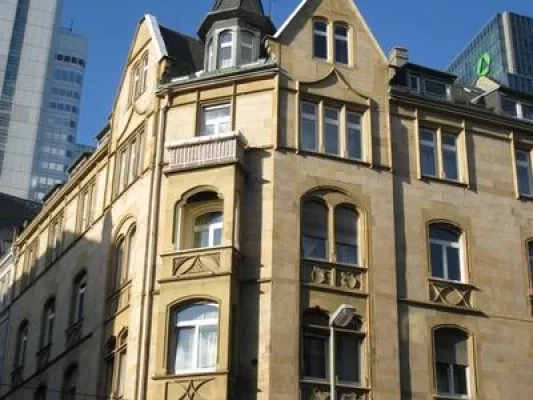 Bild: Ein Mehrfamilienhaus als Baustein der Kapitalanlage…